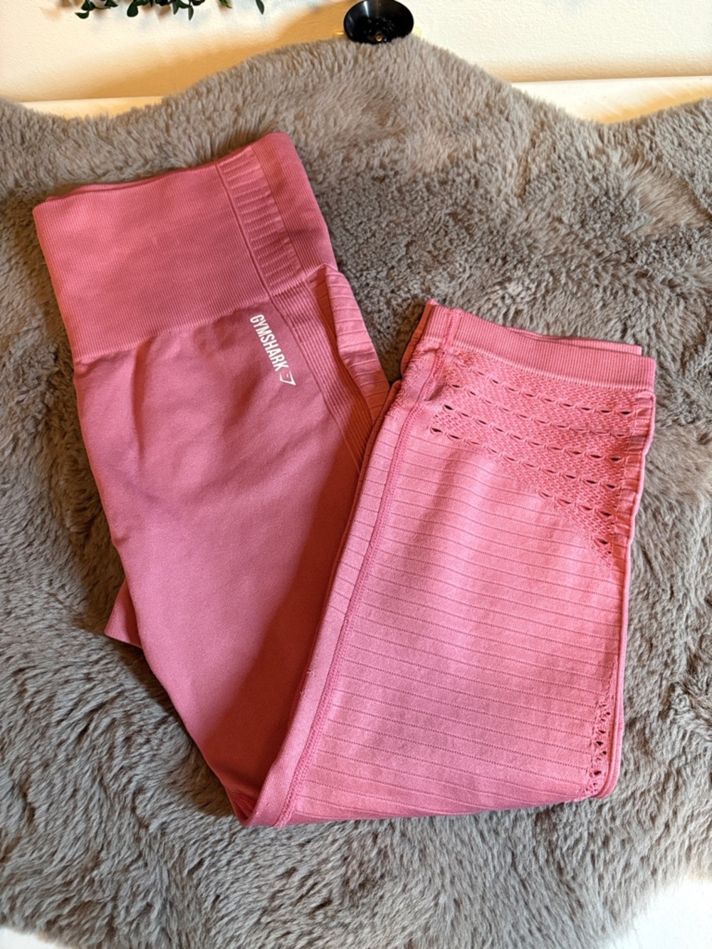 Gymshark Pink Seamless Capri Leggings Size Medium